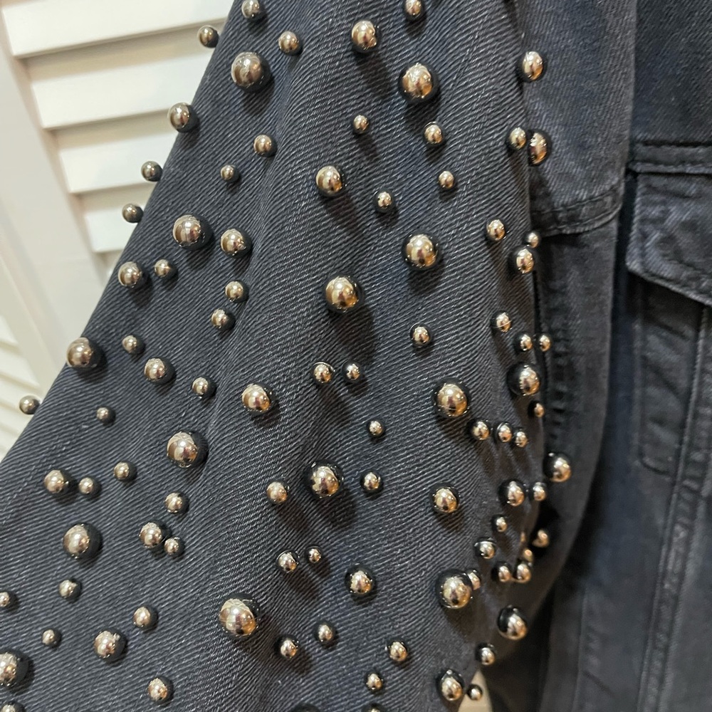 Distressed studded Denim jacket‎ - Picture 4 of 5